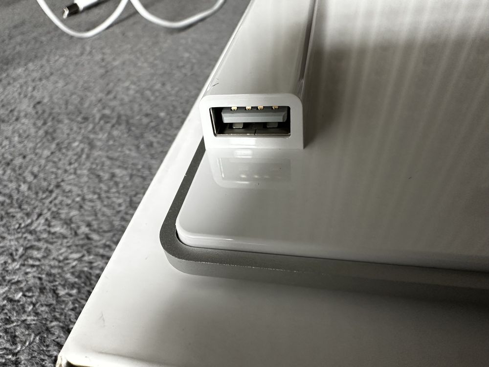 Apple Keyboard with Numeric Keypad (клавіатура)