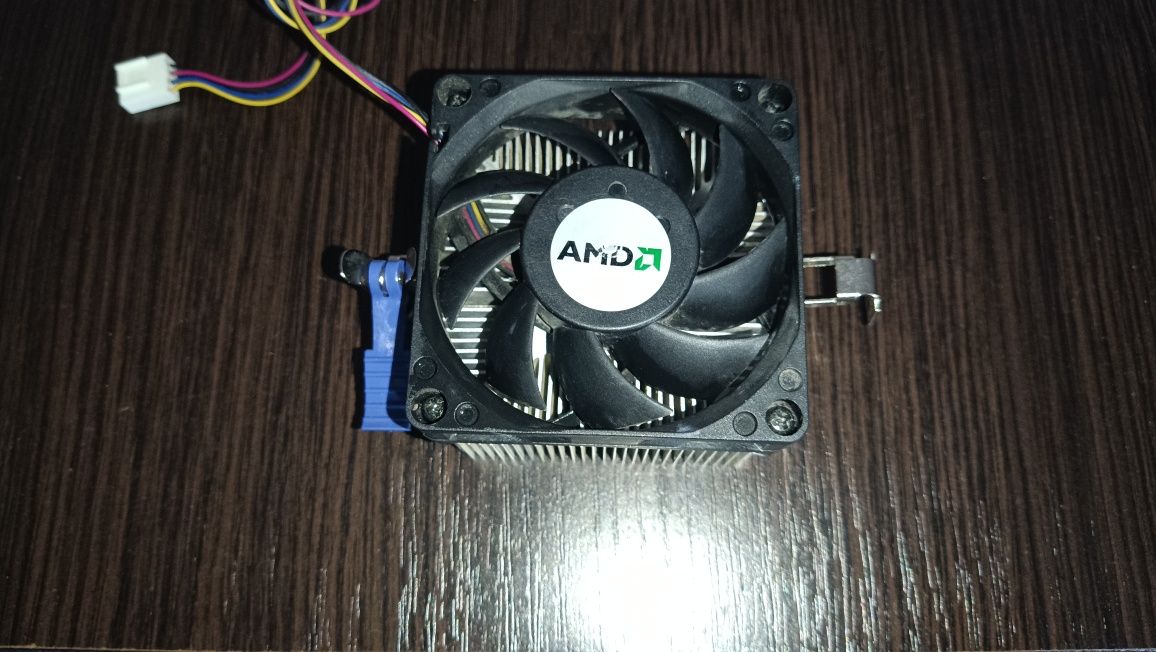 Продам Athlon II X2 250 + башенный кулер AMD