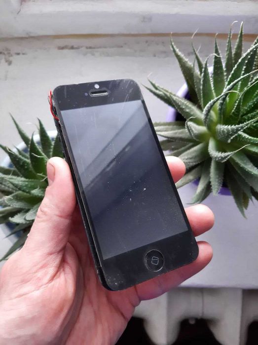Iphone 5 з батареєю на запчастини