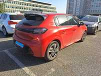 Peugeot 208 1.2 PureTech Allure EAT8 (garantia até DEZ 2025)