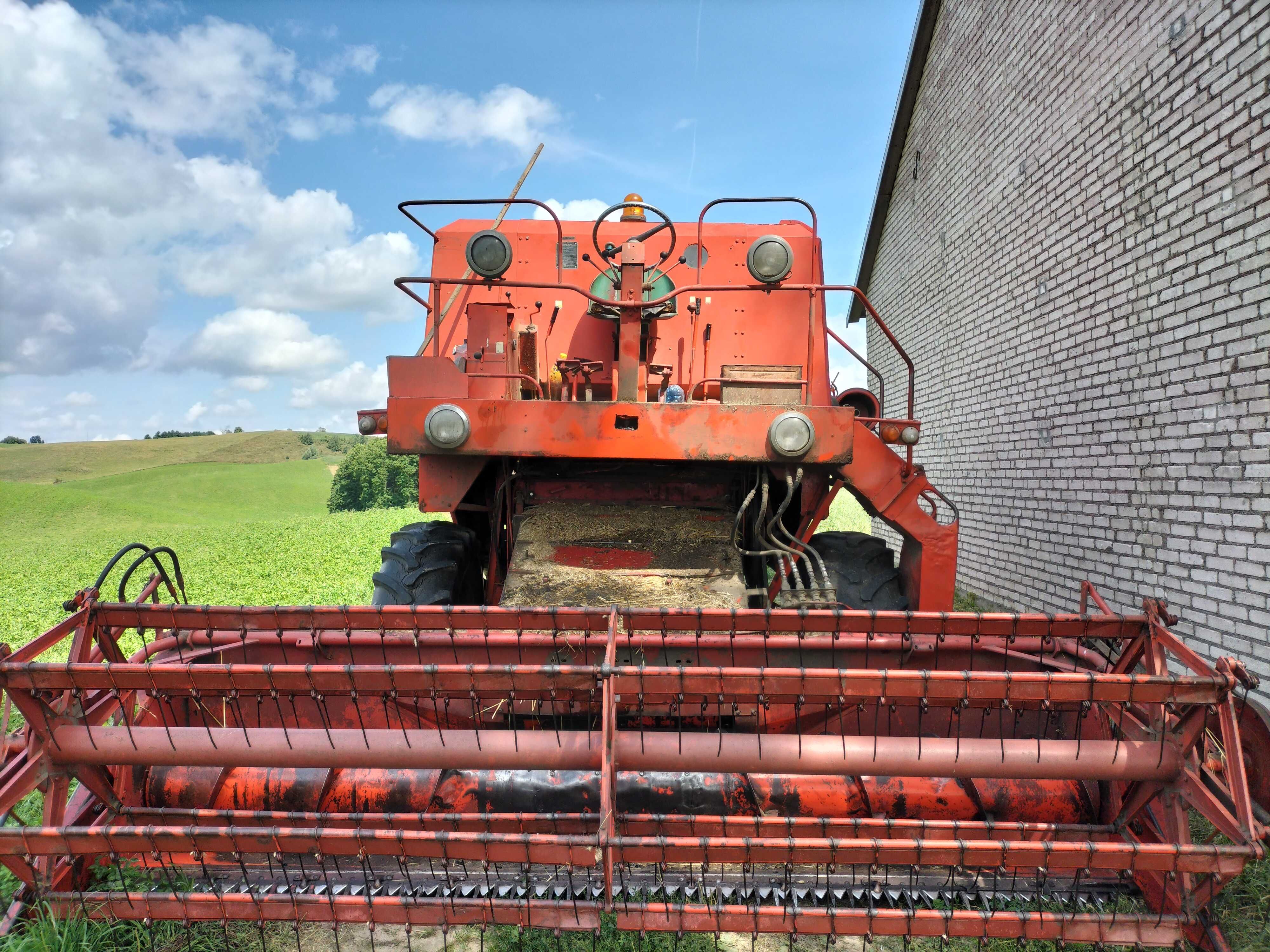 Kombajn.    Bizon Z050