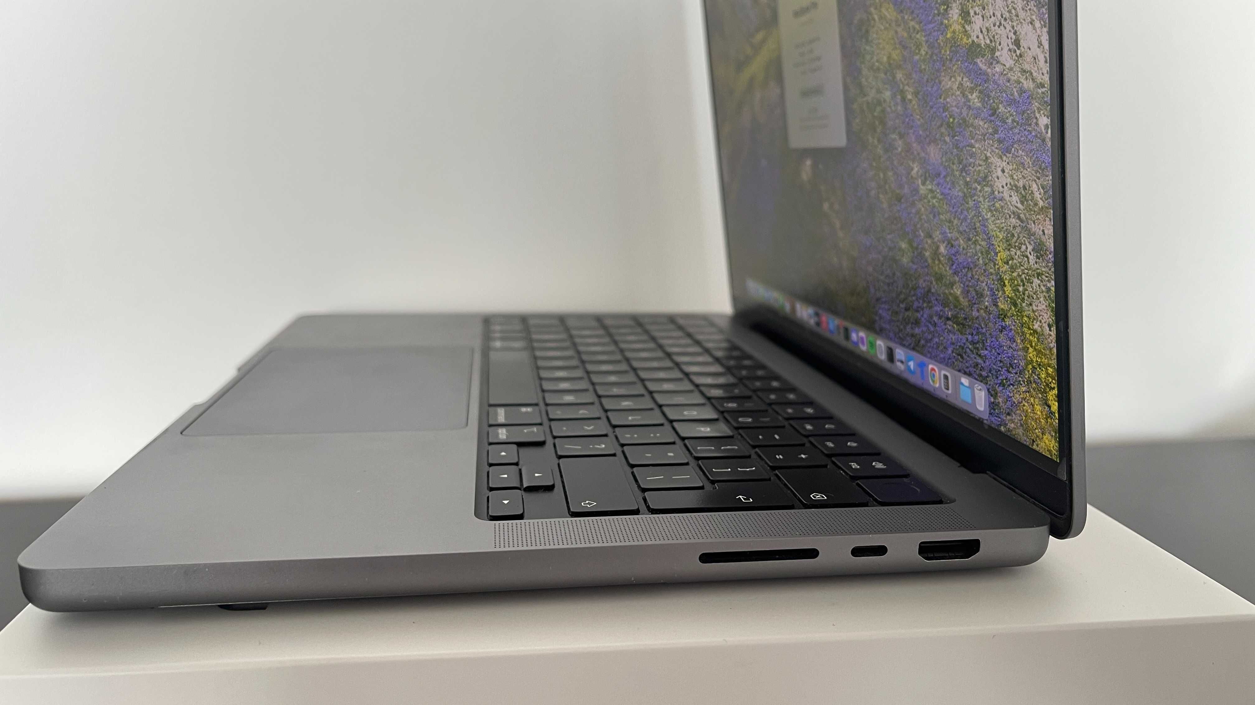 Apple MacBook Pro 14” M1 Pro | Stan Idealny + Folia Matowa | Okazja!