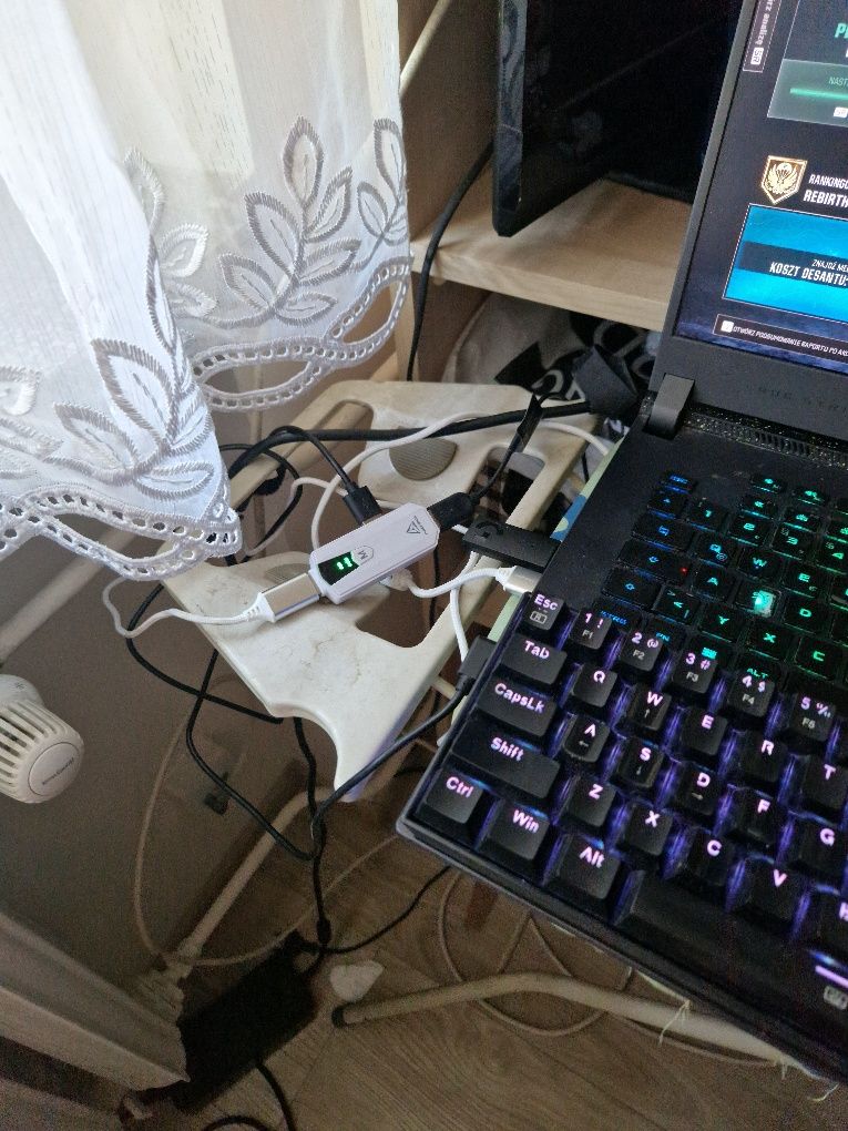 Sprzedam gamingowego laptopa z sprzętem do grania