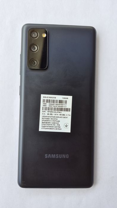 Samsung S20 FE продам