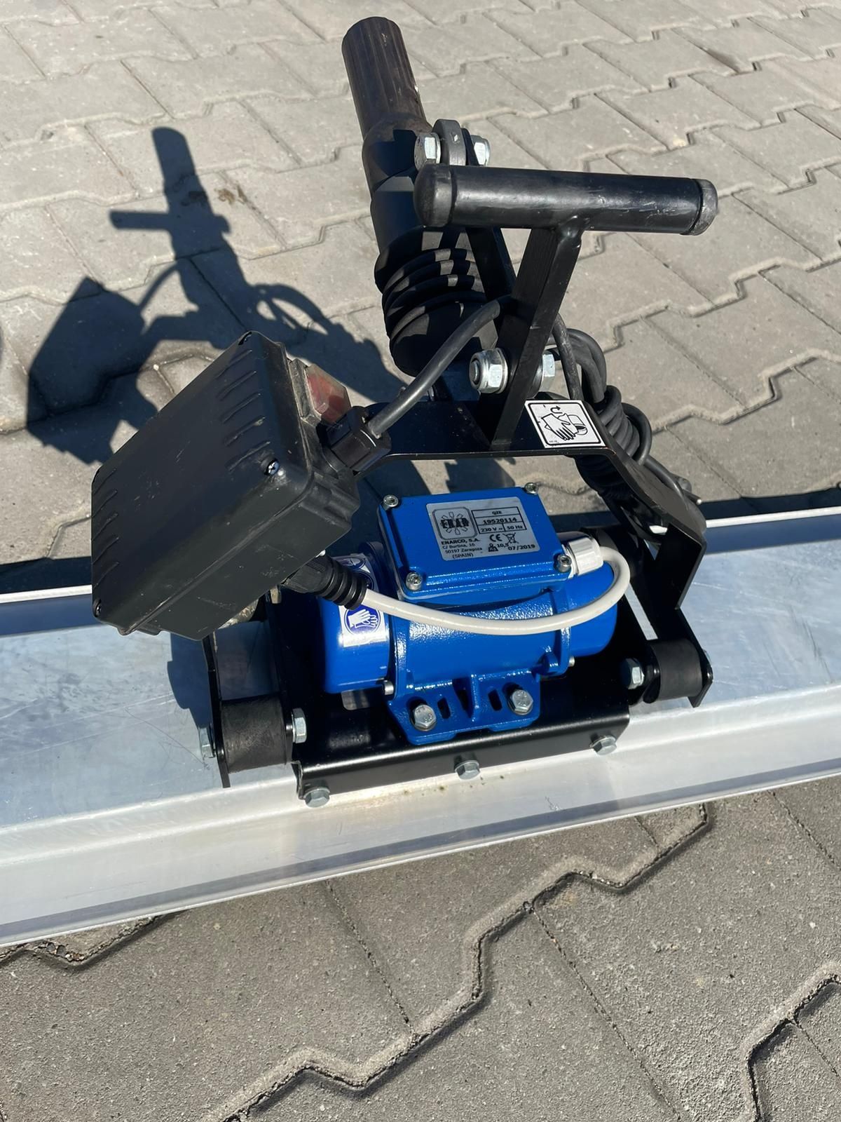 Listwa łata wibracyjna elektryczna 2m ENAR QZE
