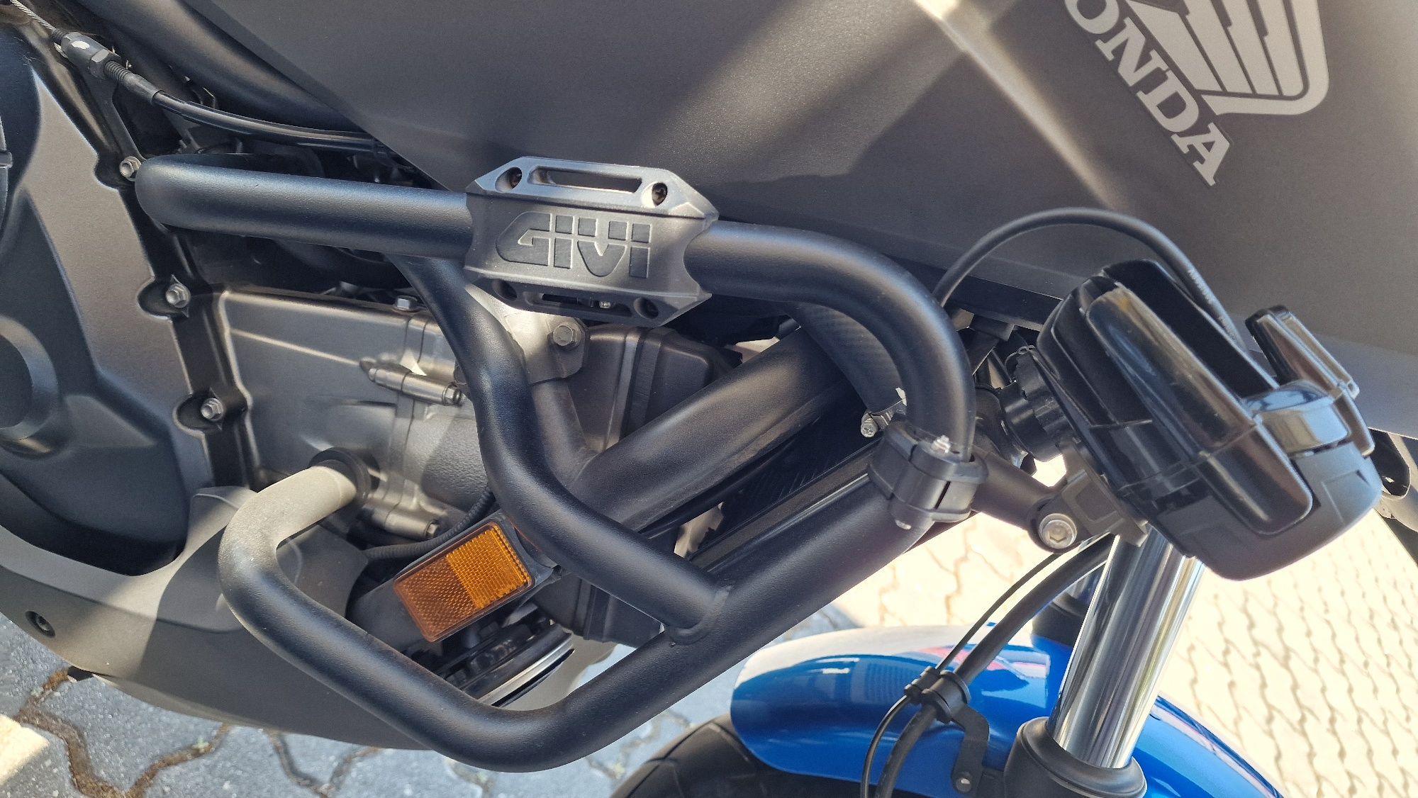 Honda nc750x 18.600kms com extras.