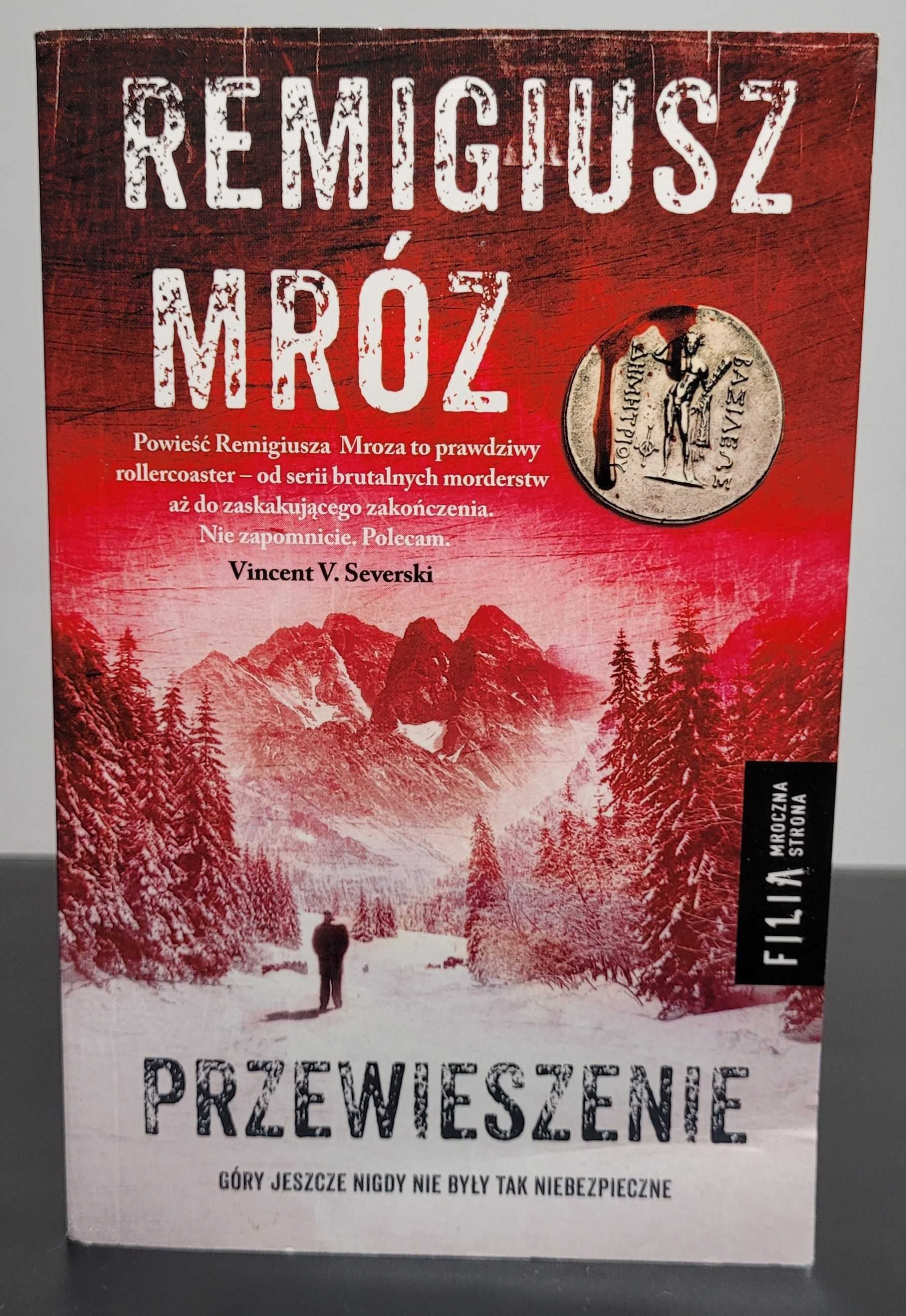 Remigiusz Mróz - "Przewieszenie"