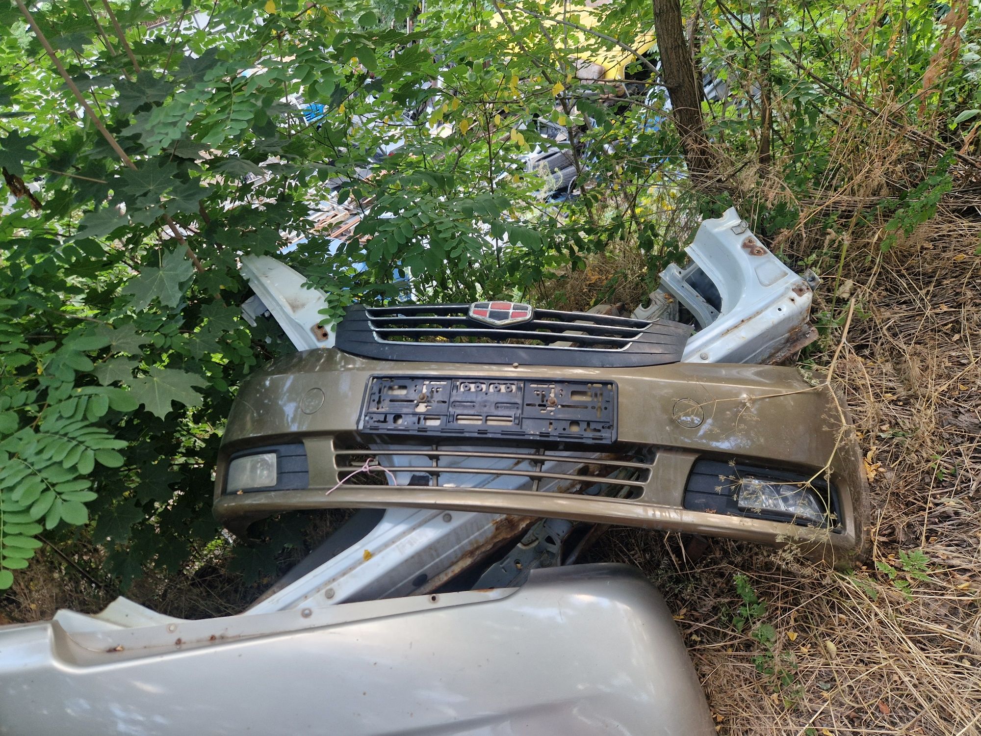 Бампер Geely Emgrand ec7