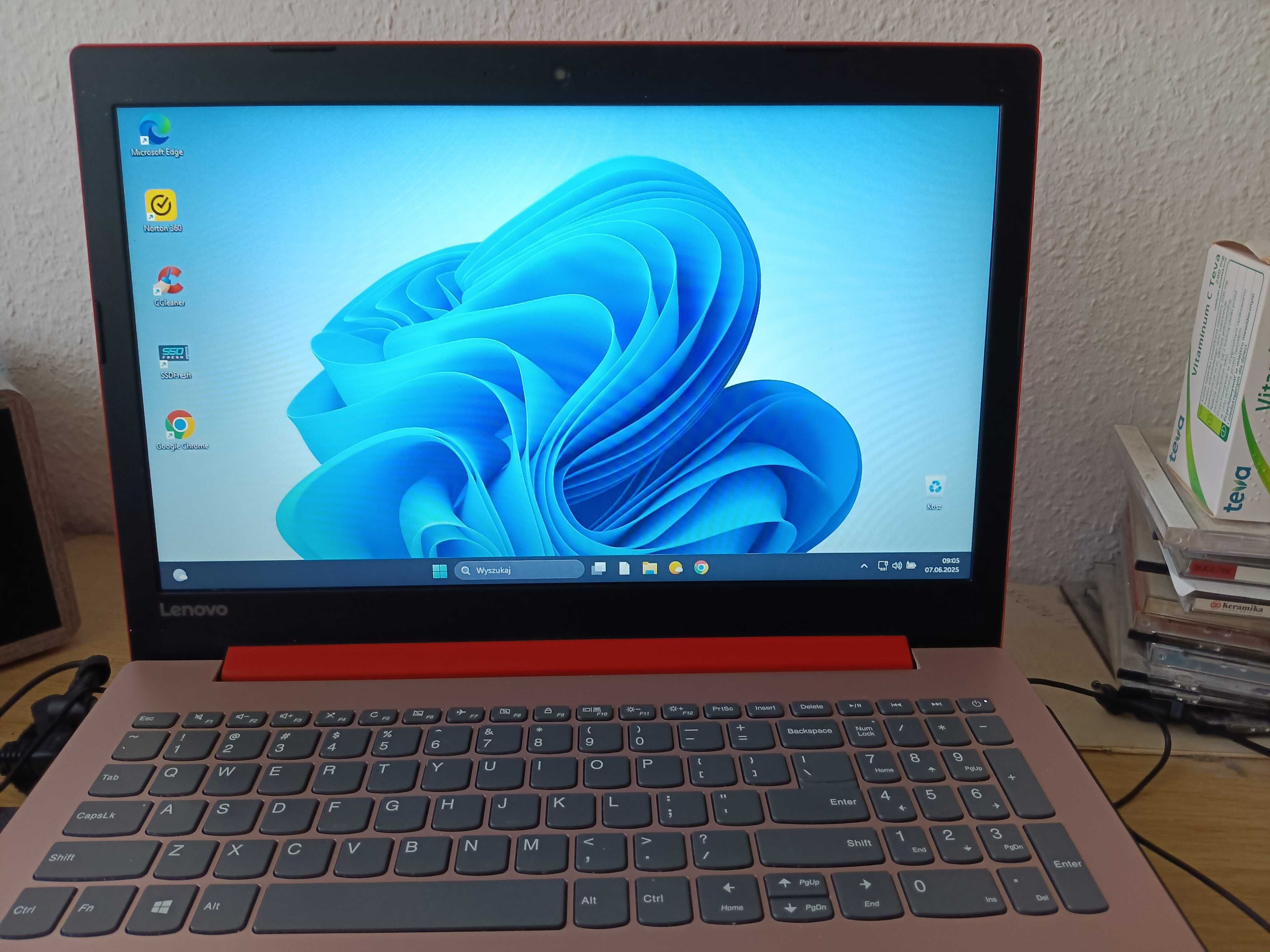 Windows 11/ 15,6 inch  Fhd IPS/intel i3-8120u/ram 8GB  DDR4/SSD480gb