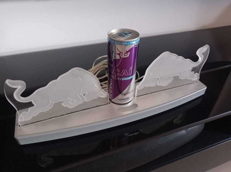 Base de exposição original Redbull para lata, com iluminação.