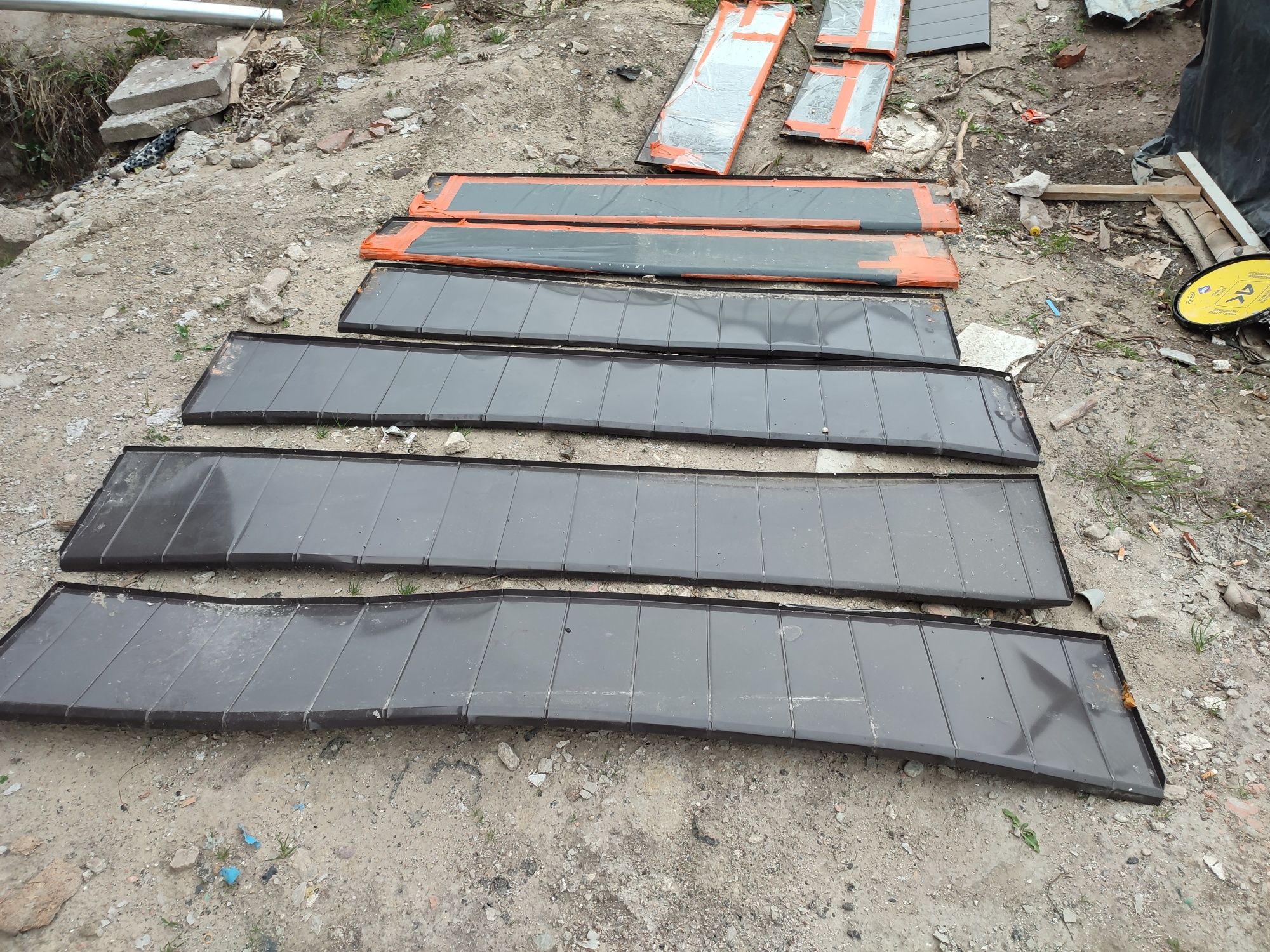Parapety zewnętrzne aluminiowe brązowe