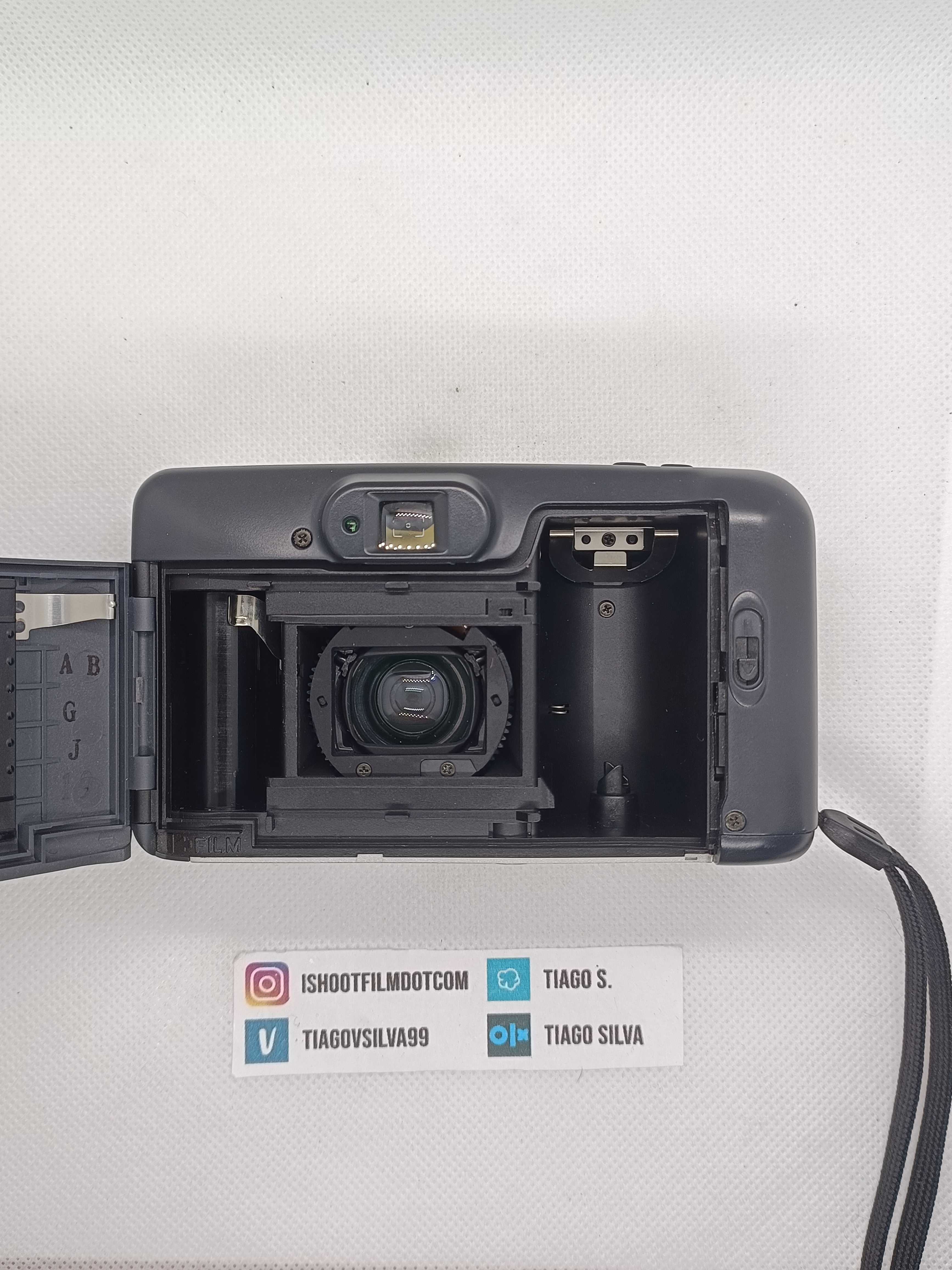 Yashica EZ Zoom - Point and Shoot
