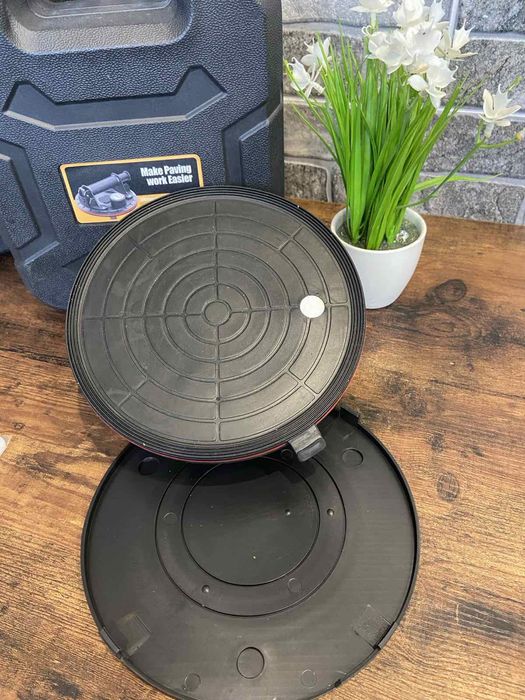 Вакуумна помпова присоска з рівнем тиску