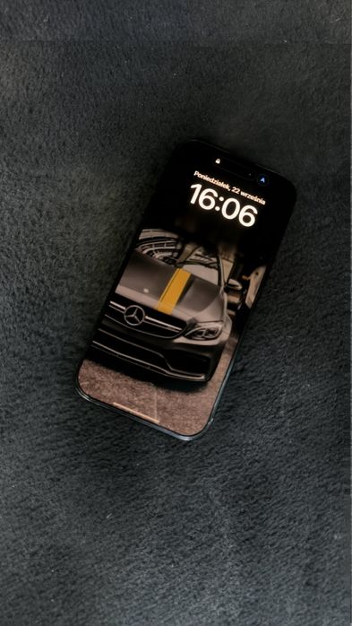 Sprzedam Iphone 16 PRO z gwatancja