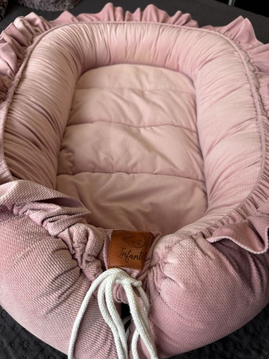 Kokon niemowlęcy VELVET z falbanką