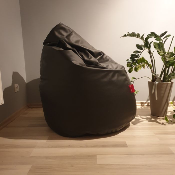 Pufa pitu pitu duża czarna