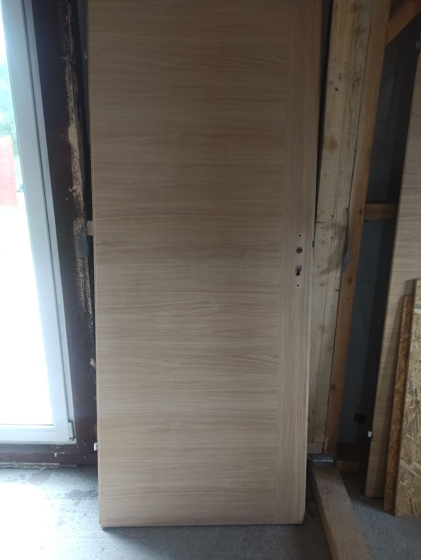 Drzwi pełne 80 cm