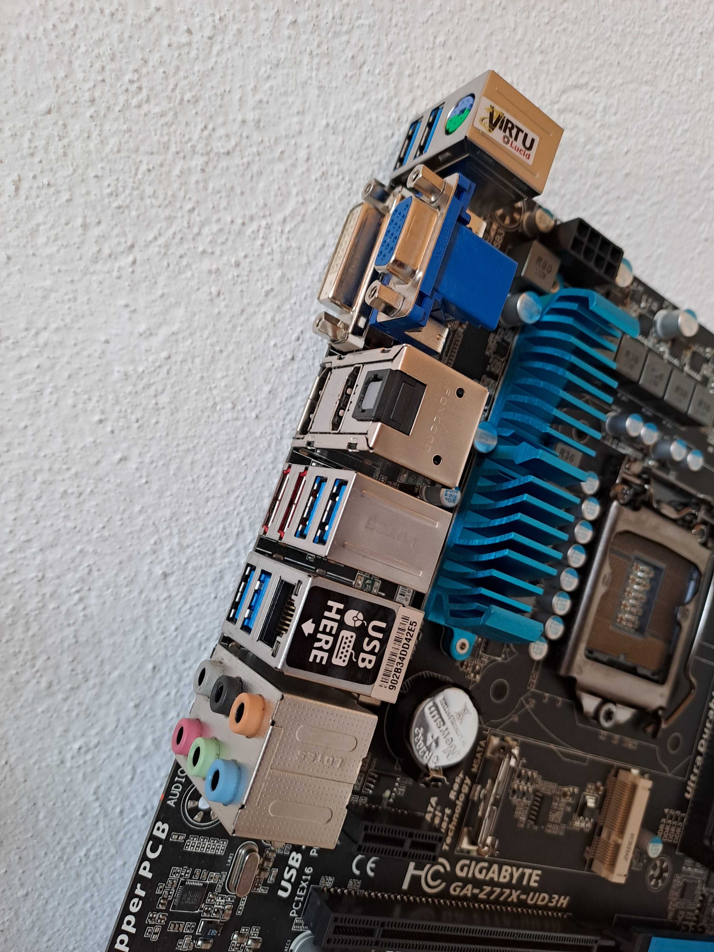 Motherboard Gigabyte GA-Z77X-UD3H para LGA 1155