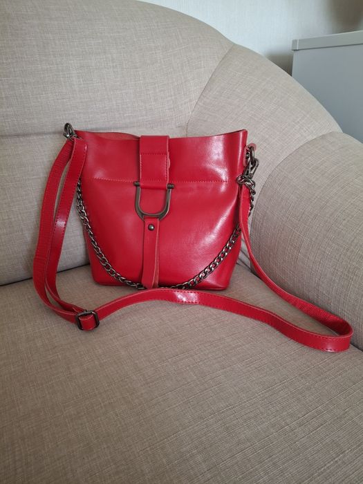 Продам кожаную сумку