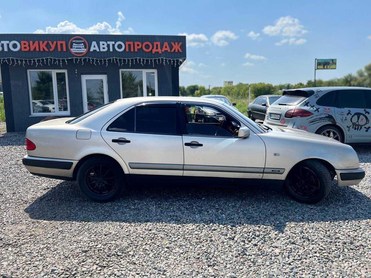 Mercedes-Benz 210 1998  2.2 дизель
