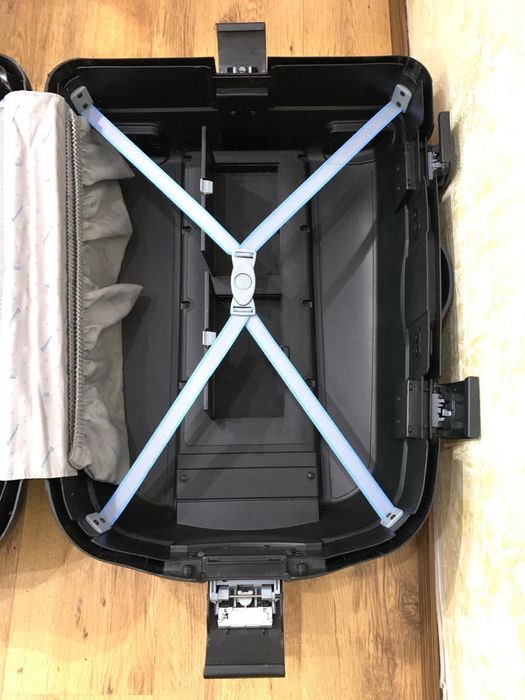 Валіза велика Eminent чорного кольору