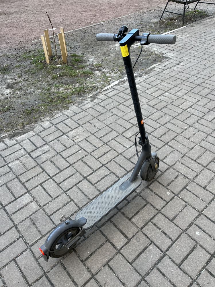 Електросамокат Xiaomi Mi Electric Scooter 1S