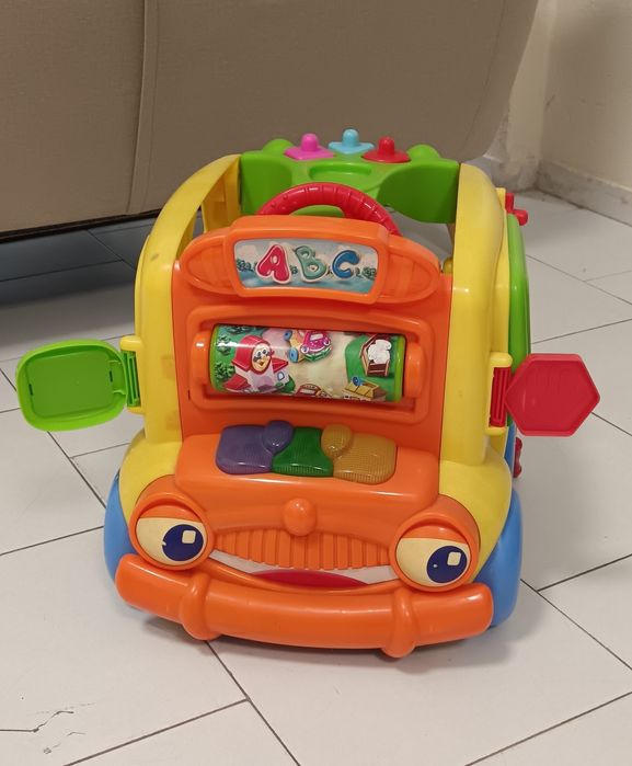 Carrinho didático com várias atividades