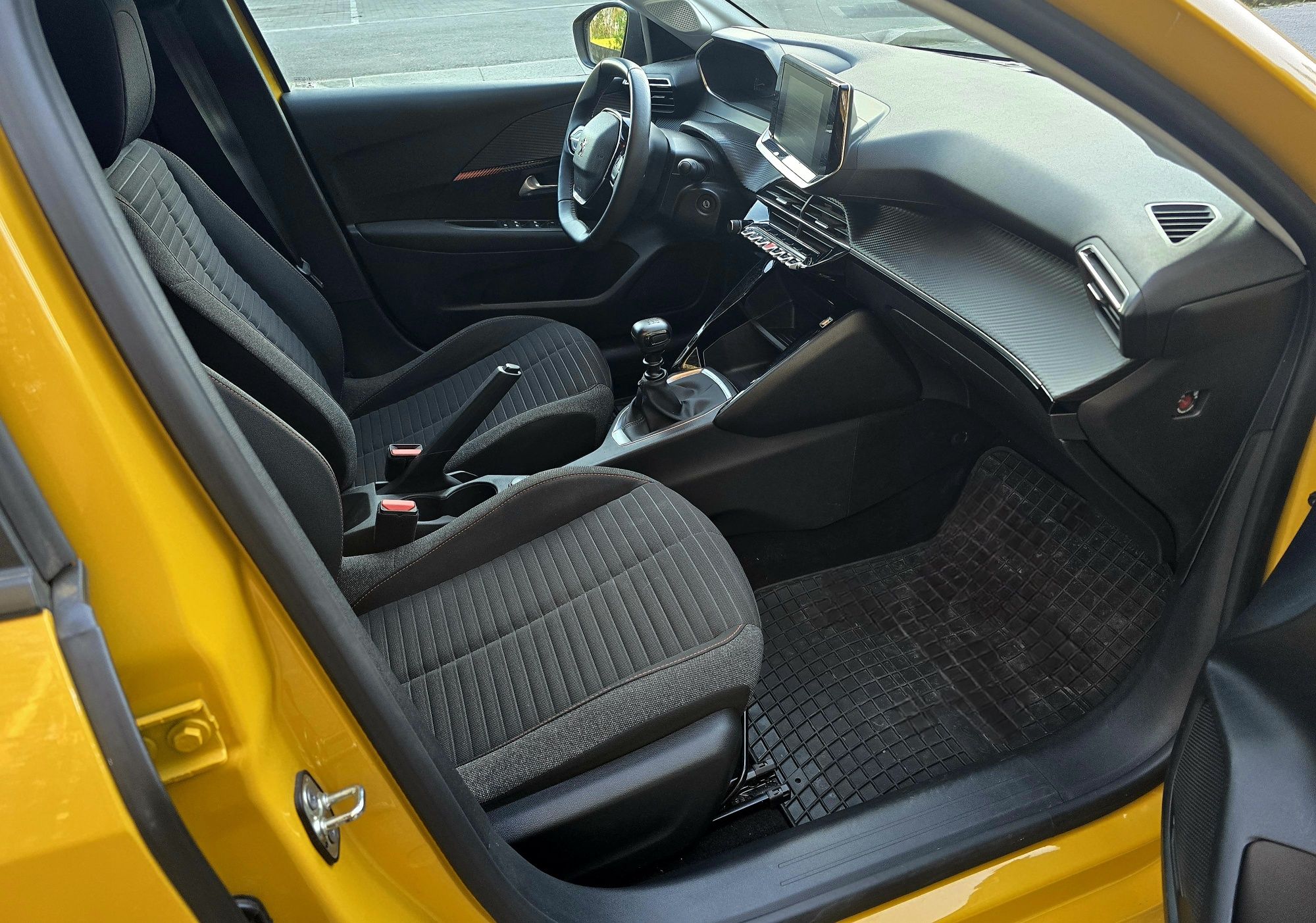 Peugeot 208 1.2 puretch 101cv