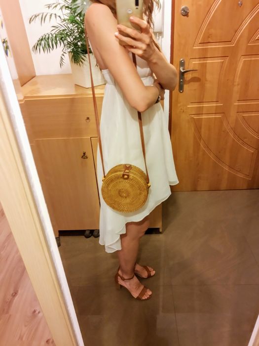 Zwiewna asymetryczna biała sukienka letnia mgiełka XS