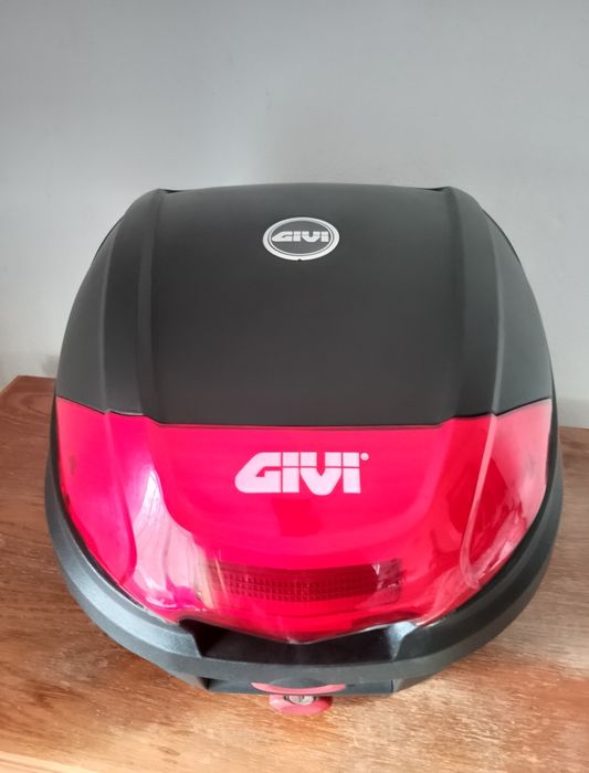 Кофр Givi на 30л в ідеальному стані.
