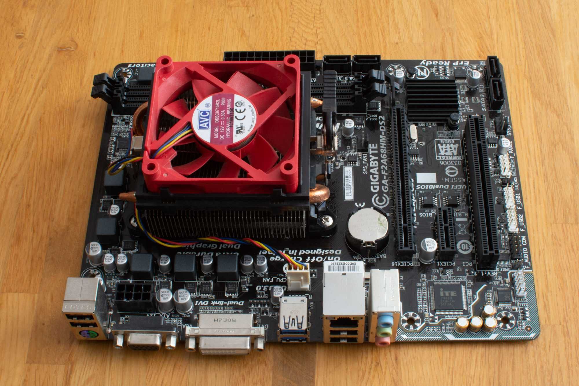 Płyta główna Gigabyte GA-F2A68HM-DS2 + procesor AMD A10-7800 Series