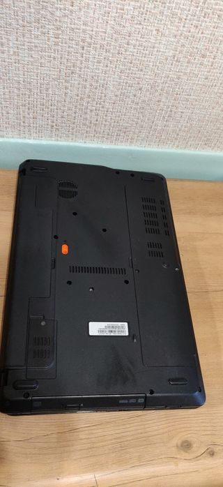 Ноутбук Acer E1-531-88304G1TMaks