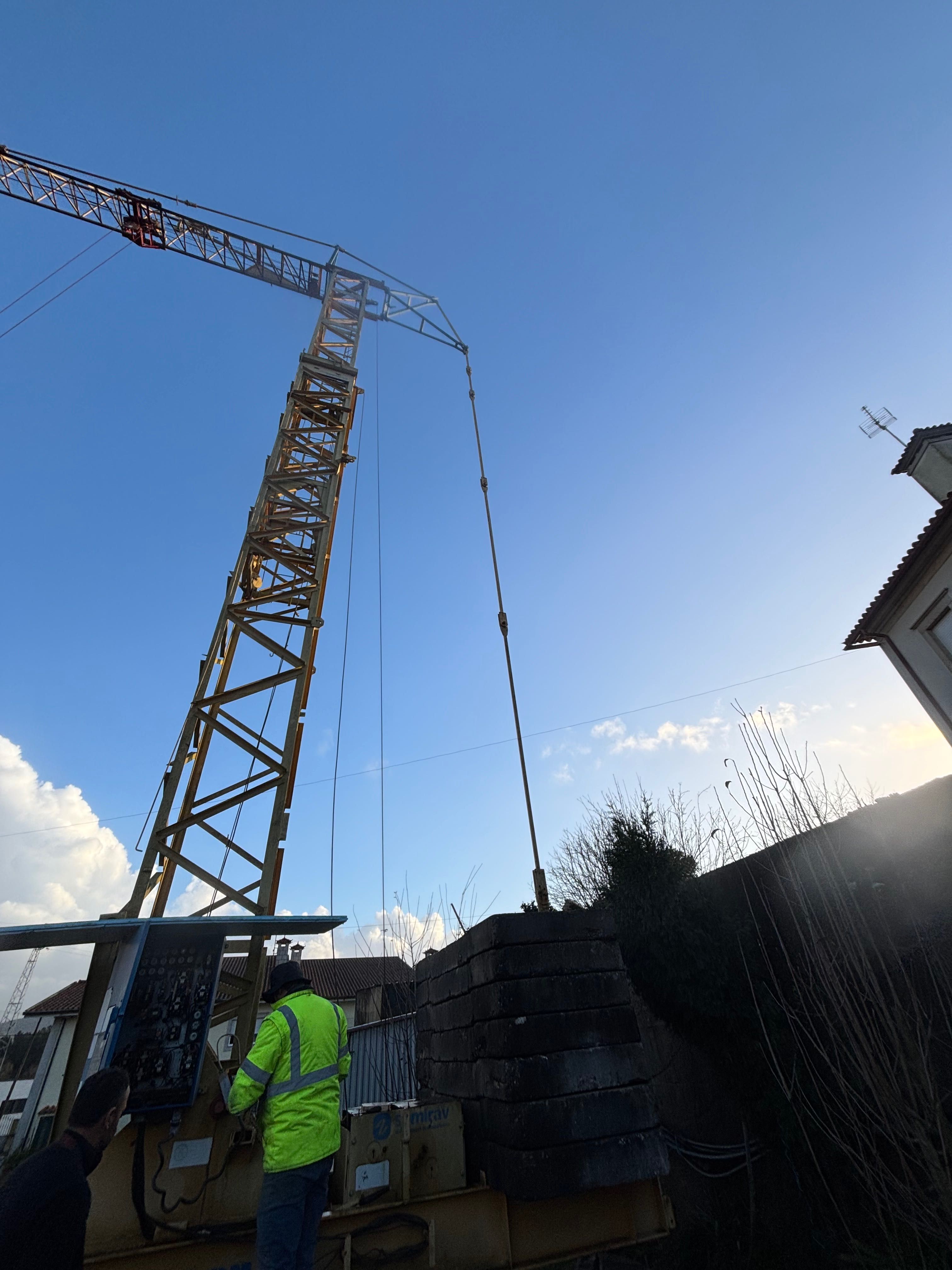 Grua Cadillon 24m