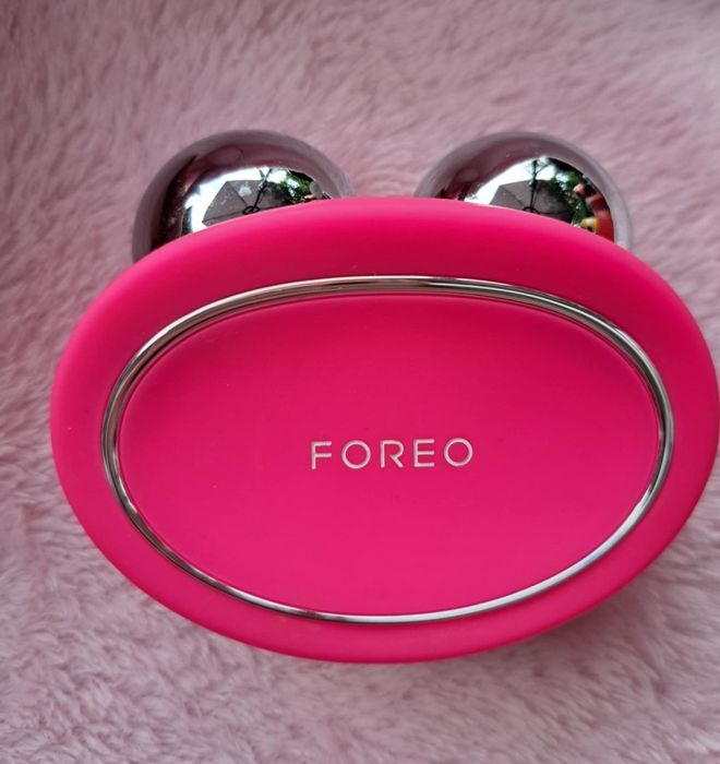 FOREO BEAR Urządzenie do modelowania twarzy mikroprądem