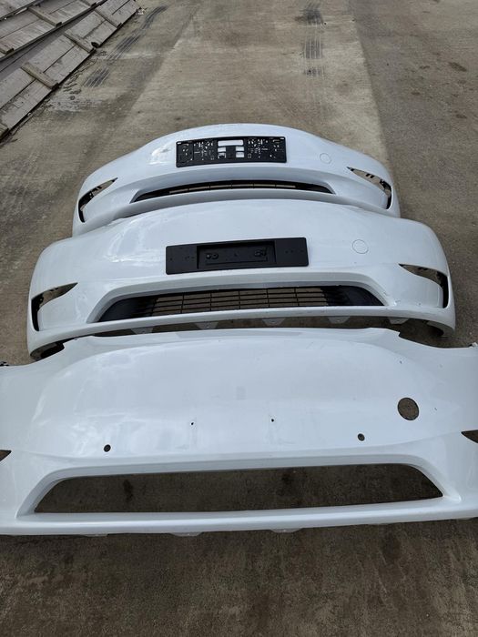 Передні бампера Tesla Model 3 / y