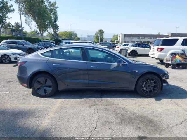 TESLA MODEL 3 Long Range 2018
