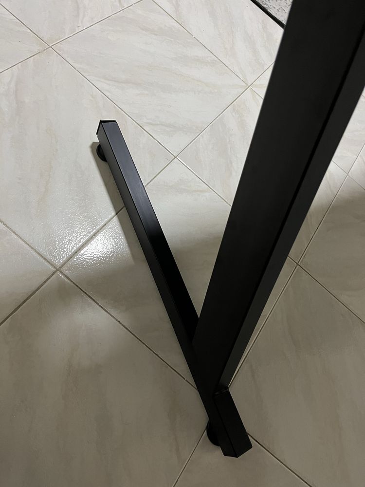 Secretaria preta, como nova sem detalhes