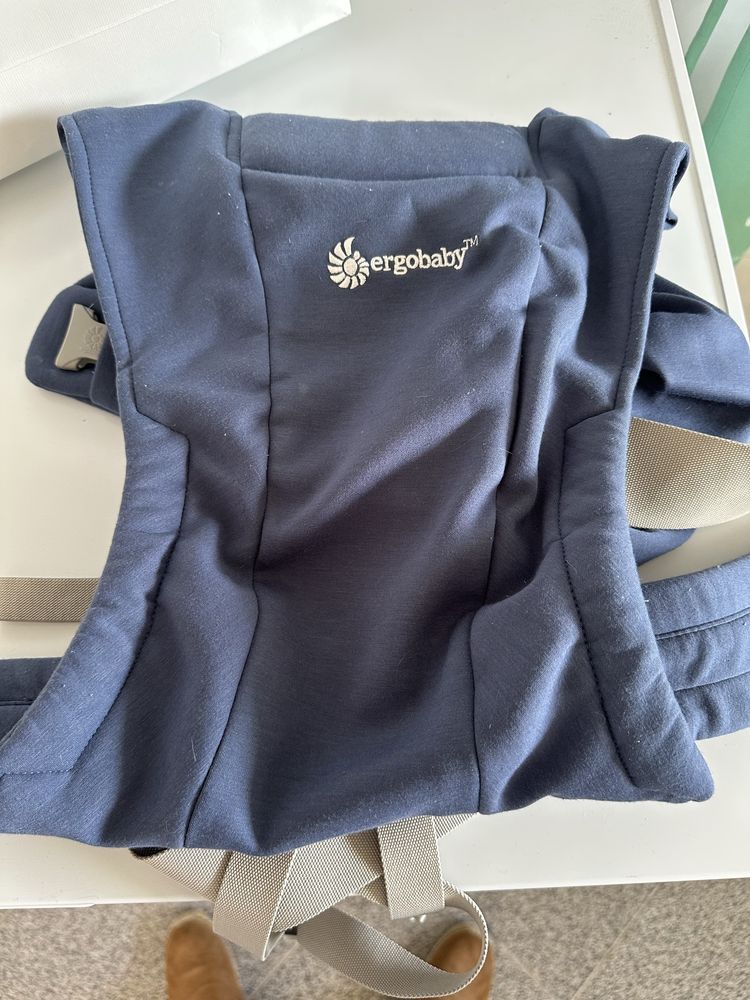 Ergobaby mochila porta-bebés (usado)