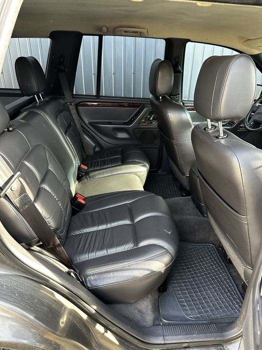 Jeep Grand Cherokee для військових