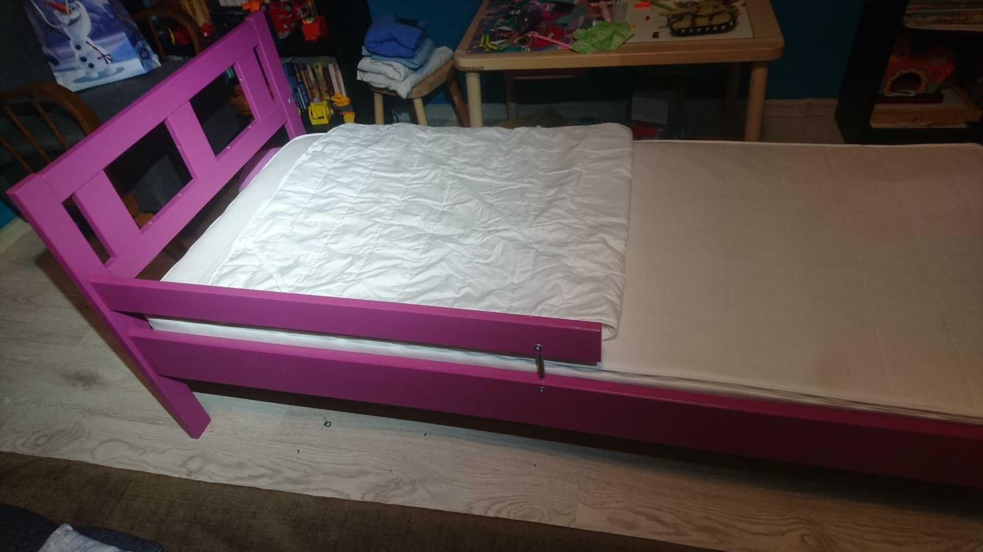 Łóżko dziecięce 166 x 77 z materacem z nakładką i prześcieradłami