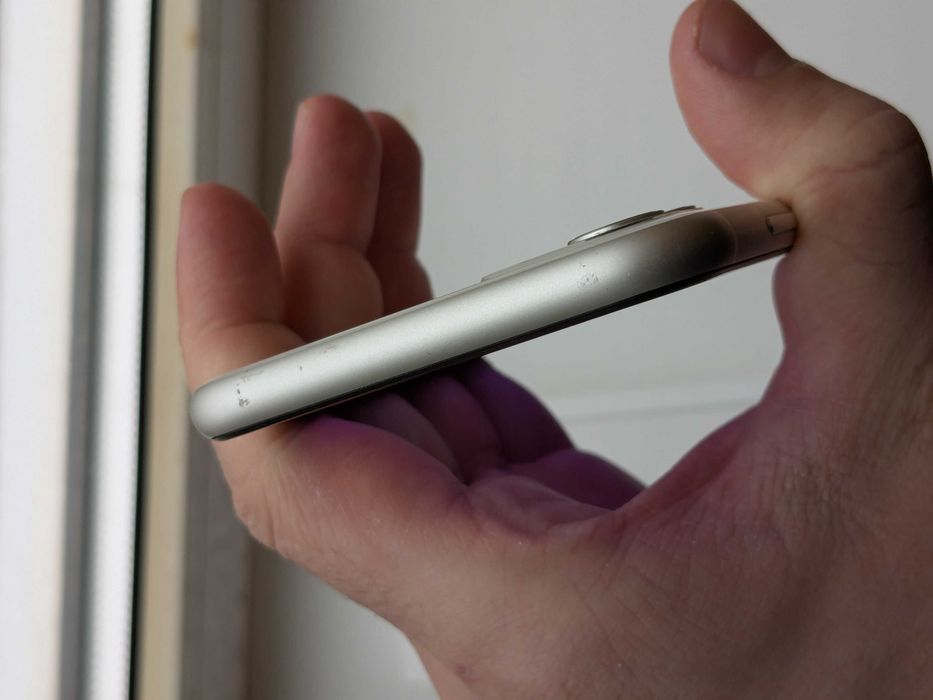 iPhone 11 64 ГБ бу