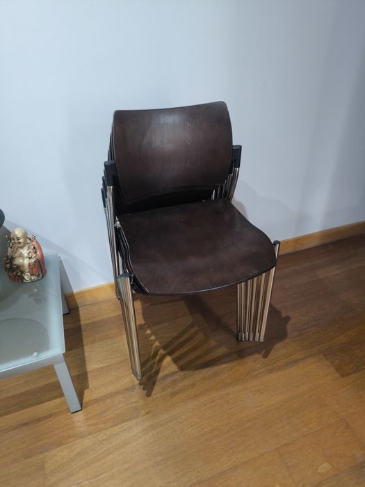 Secretárias, Armários e Cadeiras em Madeira