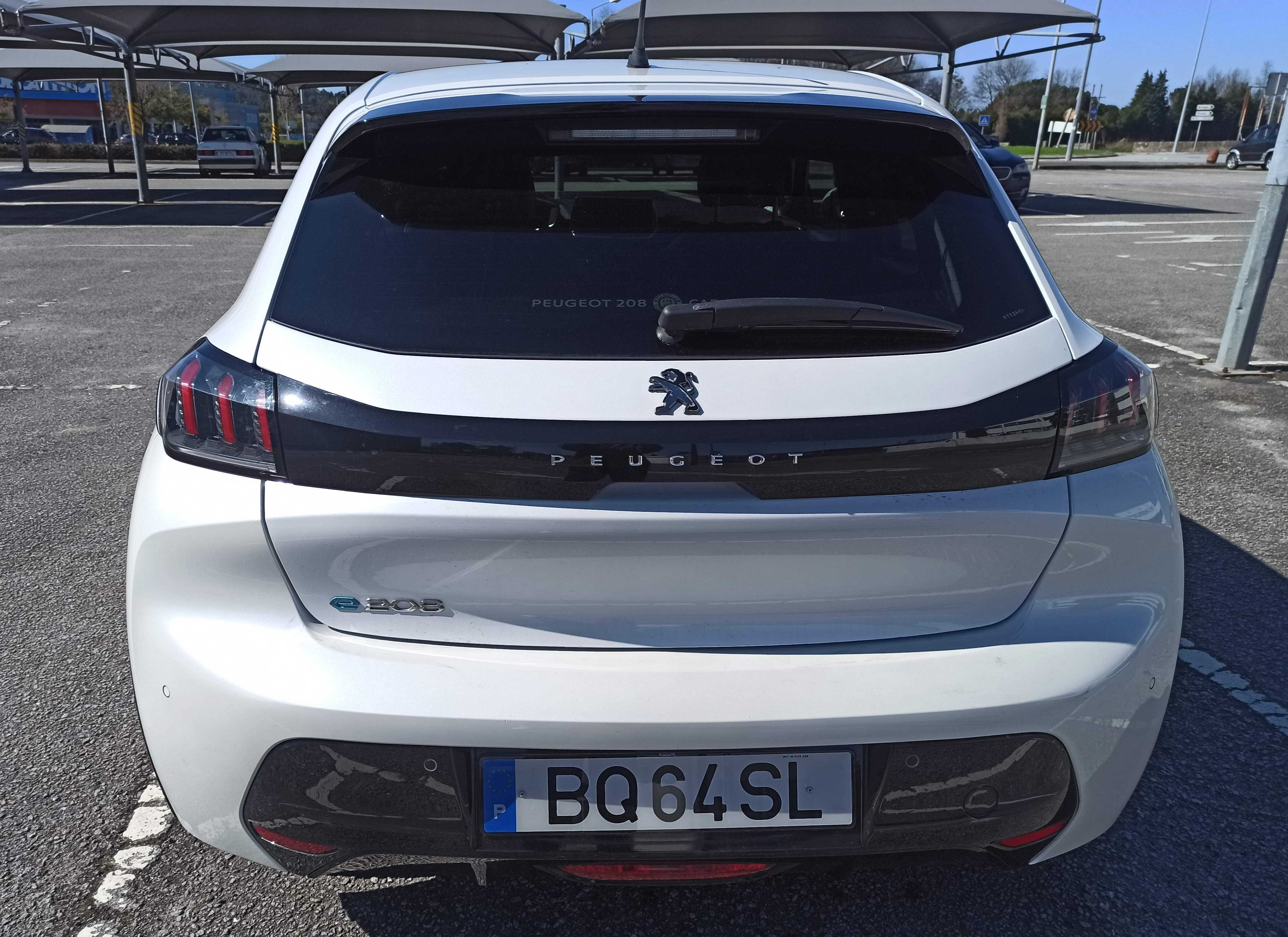 Peugeot e-208 Elétrico 50Kwh Allure (IVA Dedutivel)