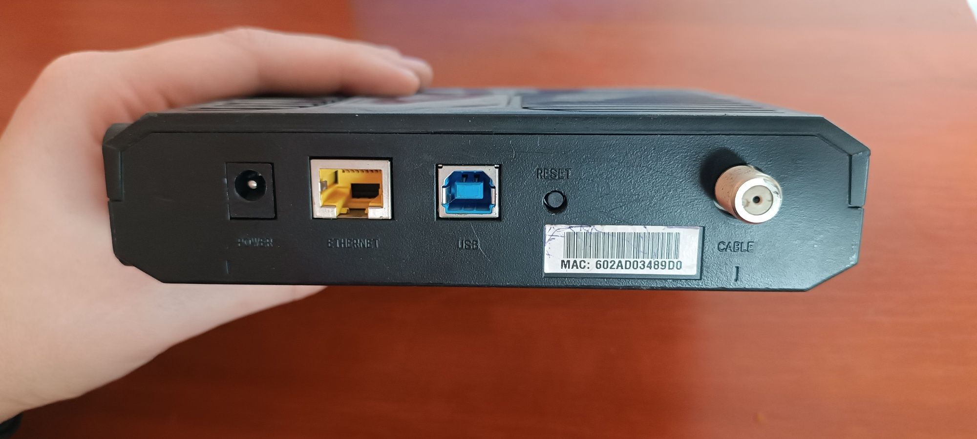 Продам кабельний модем Cisco.