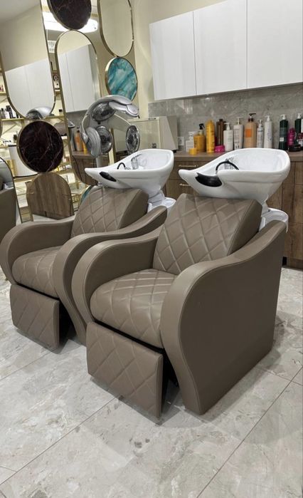 Перукарська мийка та крісла