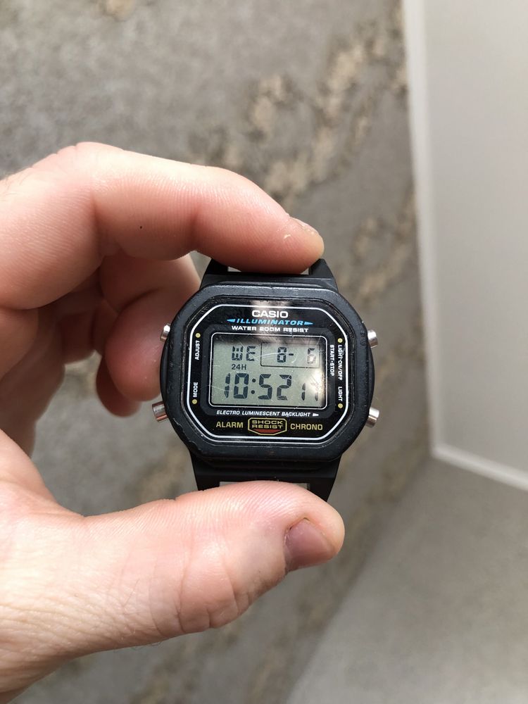 Casio DW-5600E-1VER б/у без ремінця