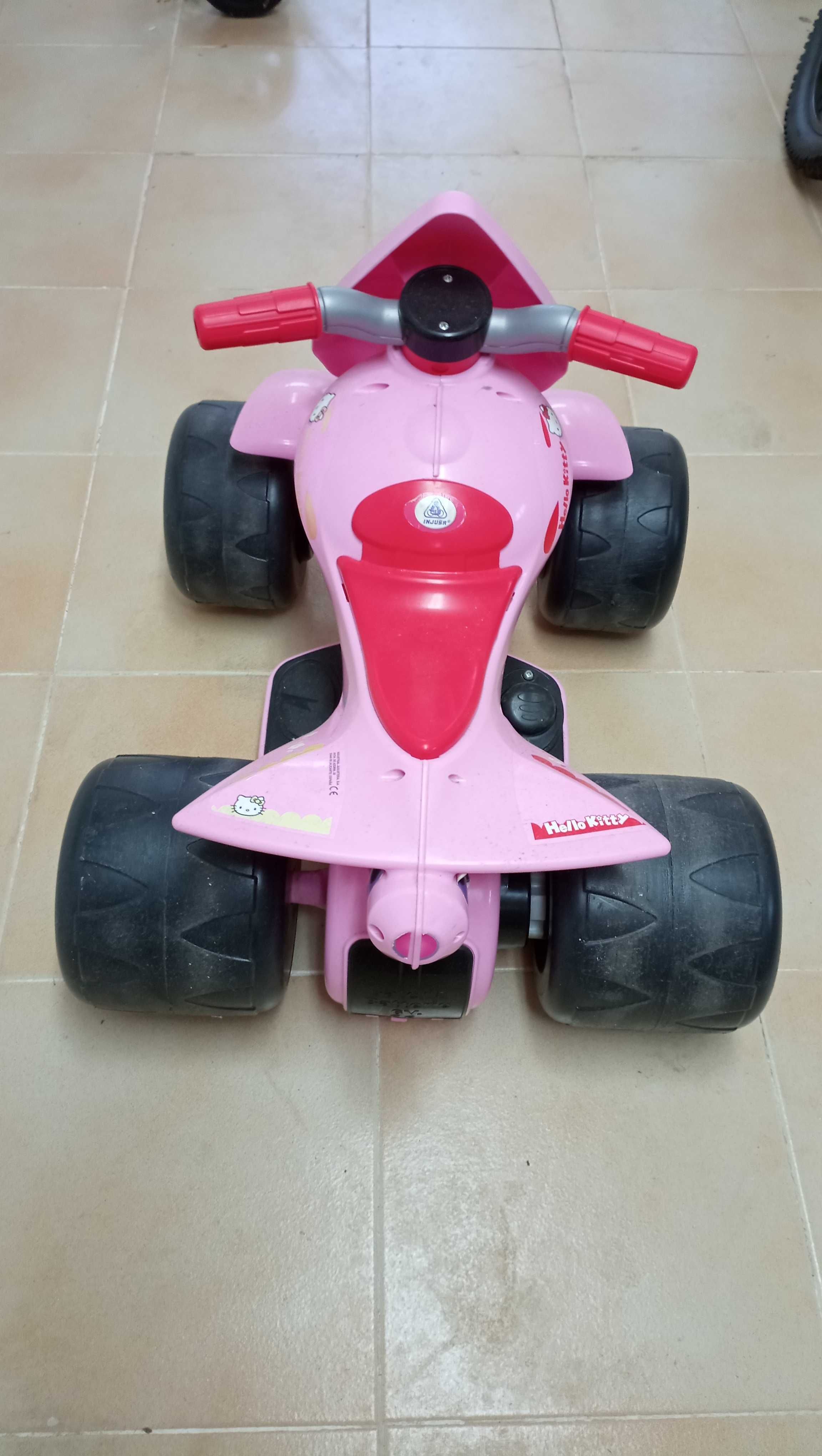 Hello Kitty moto 4 eléctrico