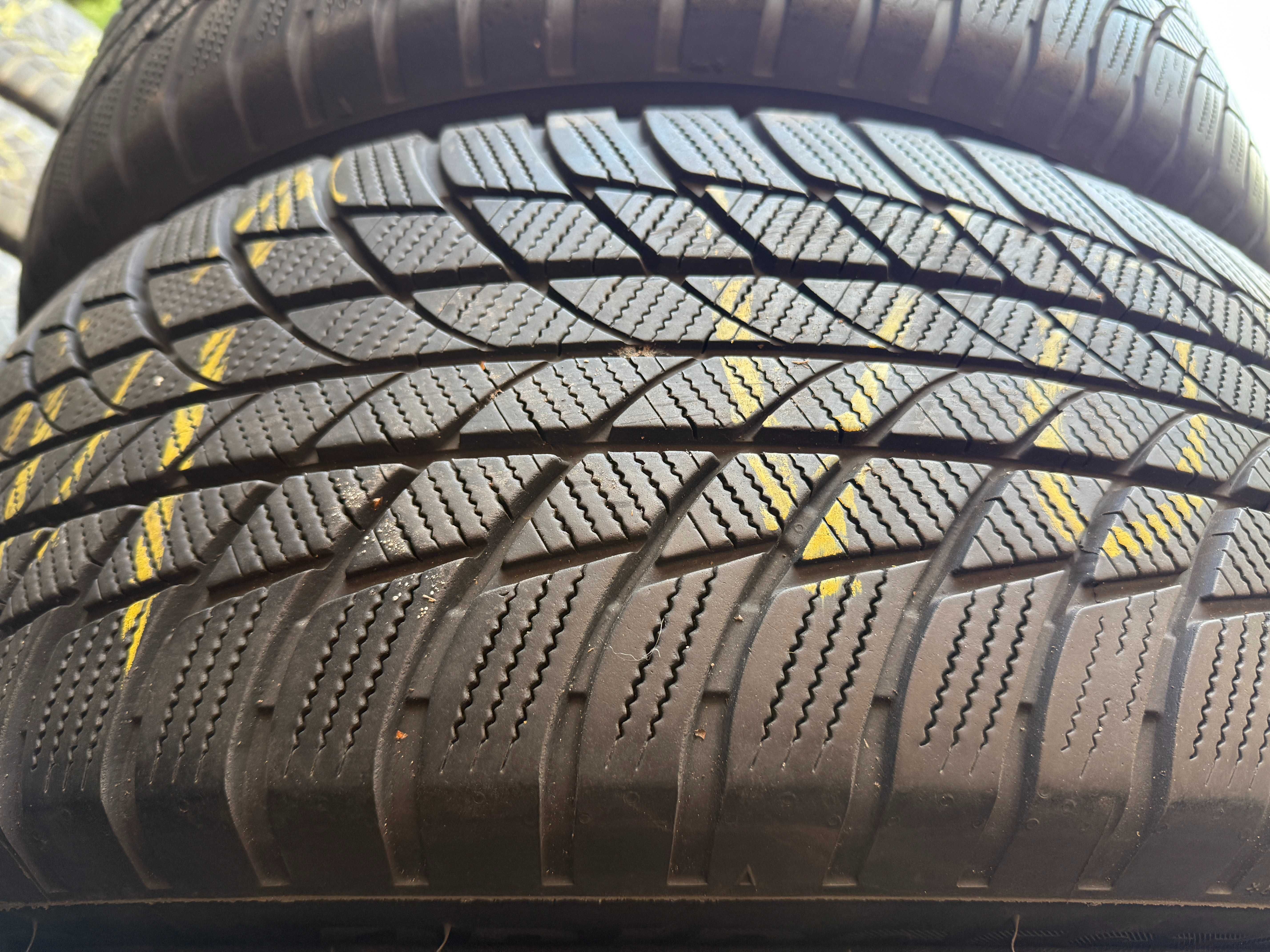 Komplet opon Bridgestone Blizzak LM001 225/60r18 104H XL RunFlat