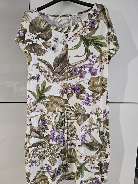 Sukienka kwiaty Reserved