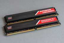 Оперативна пам'ять AMD DDR4-2400 16GB (2x8) Radeon R7 R748G2400U2S